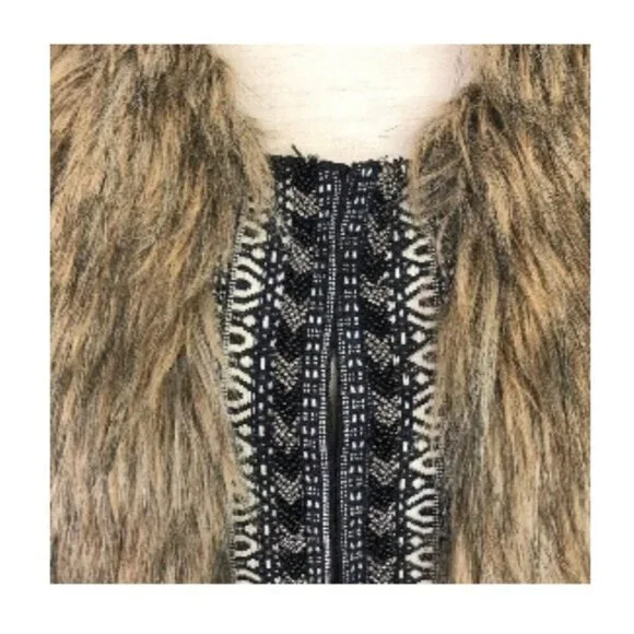 Women's MISS ME Faux Fur Beaded Vest Size Small - Picture 6 of 12